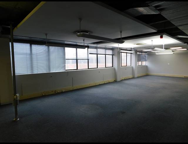 500M² OFFICE TO LET IN FERNDALE